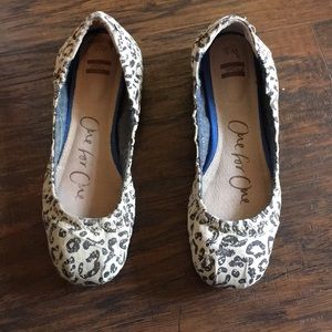 TOMS cheetah print flats